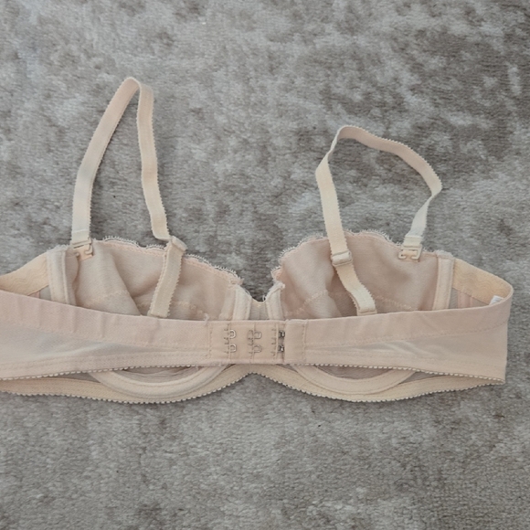 Chantelle Cream Lace Underwire Bra Size 34B - Picture 4 of 7